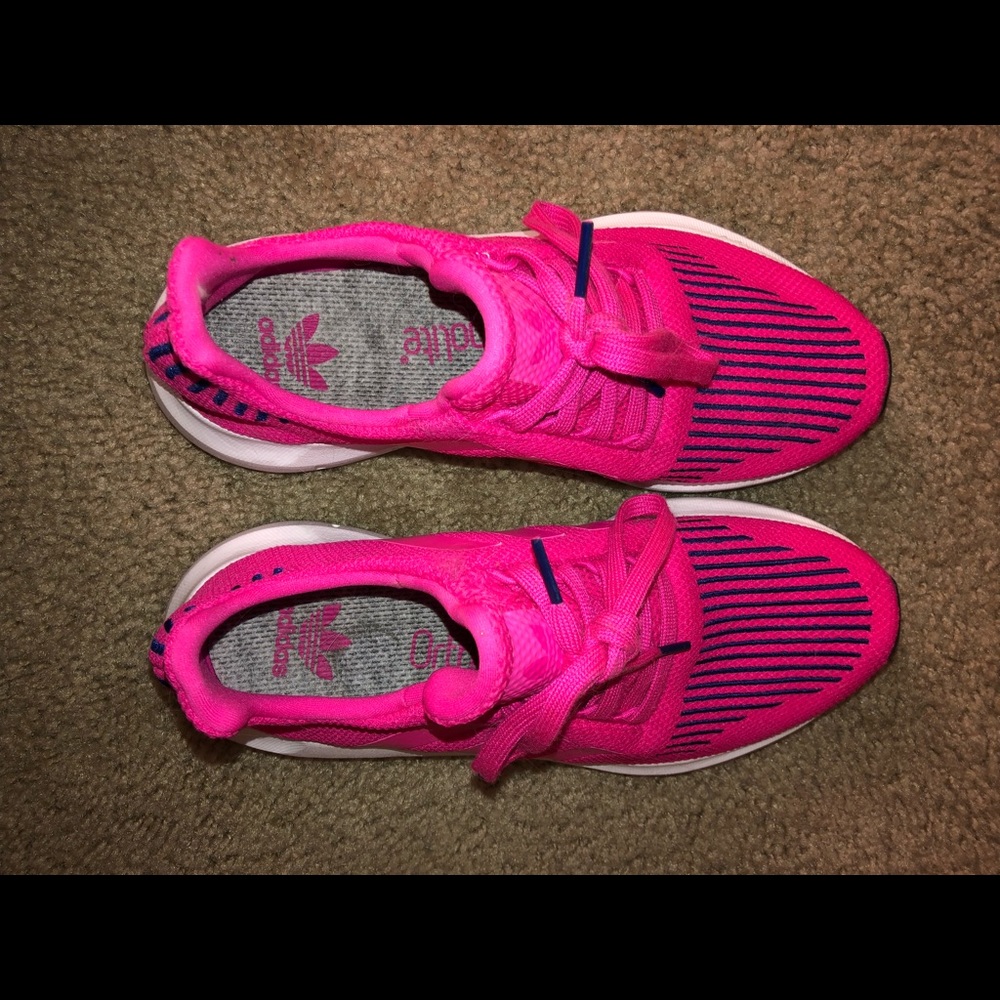 Hot pink/Navy blue Addidas Swift Run Sneakers